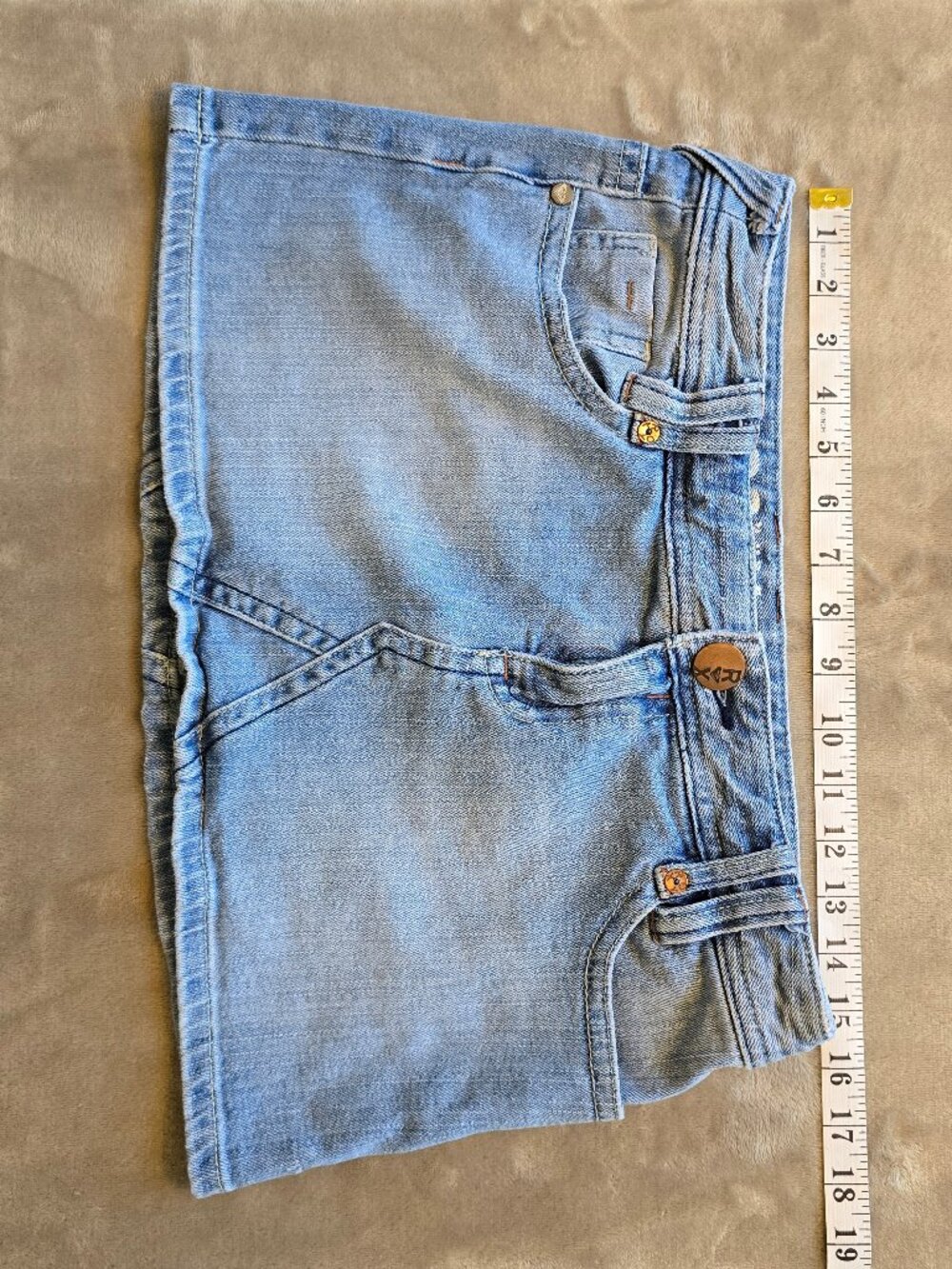 Roxy Denim Mini Skirt clean, hemmed, light blue wash